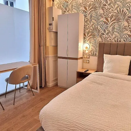 28 Sqm - Cardinet - 2p Apartment *