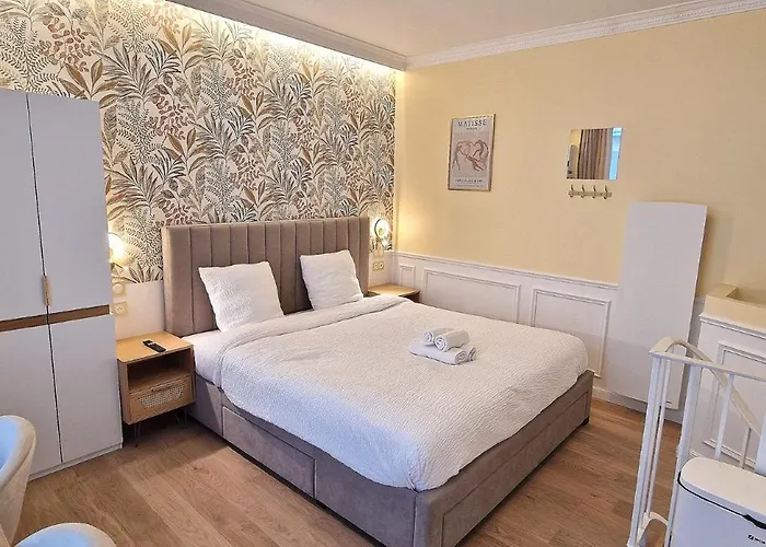 28 Sqm - Cardinet - 2p Apartment *